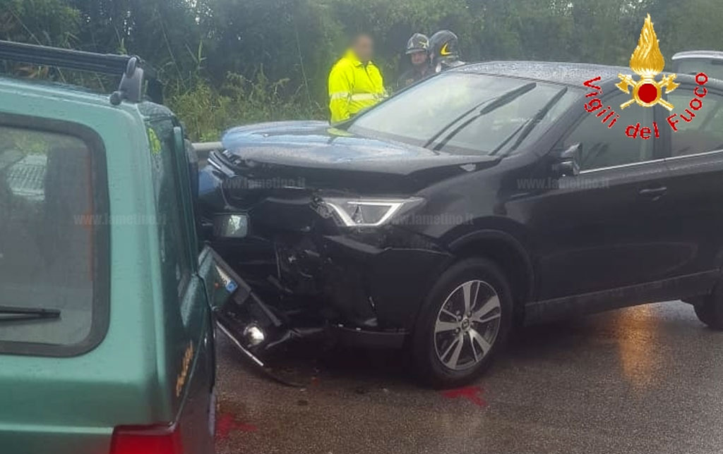 Scontro tra due auto in località Mortilla a Gizzeria, ferita anche una bambina