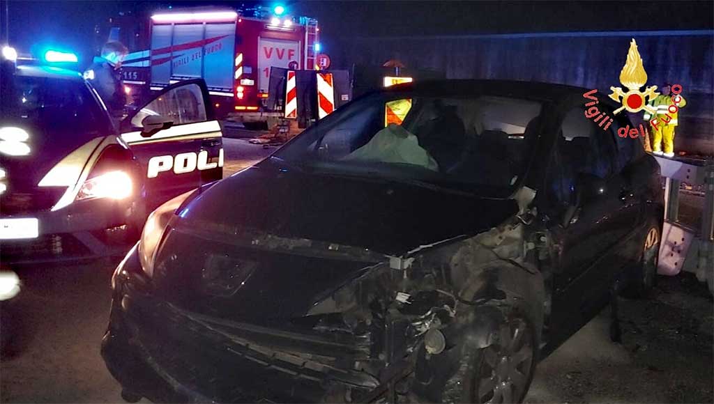 Auto contro guardrail nella notte sulla SS 280 in direzione Lamezia, un ferito lieve 
