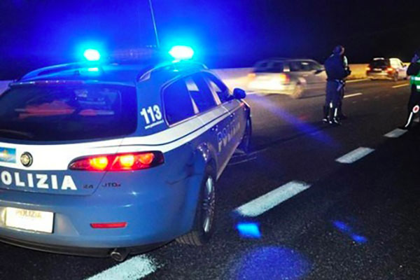 Frontale pullman-auto su A2 a Rosarno, morti due coniugi 