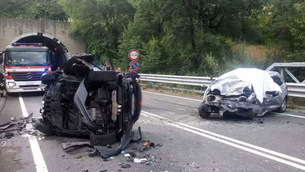 Violento scontro nel cosentino su SS107 Silana-Crotonese: morti due giovani, fuori pericolo 18enne