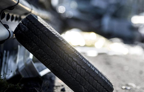 Calabria: Scontro tra un tir ed un furgone su statale 18, un morto