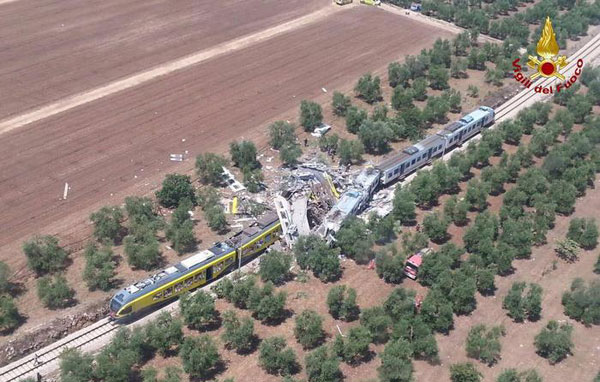 Drammatico scontro tra due treni nel barese: almeno 27 morti e 50 feriti