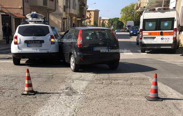 Lamezia, ennesimo incidente tra via Gramsci e Corso Eroi di Sapri: 3 auto coinvolte, feriti