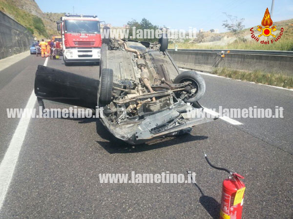 Lamezia: Incidente su strada statale 280, vigili soccorrono donna 