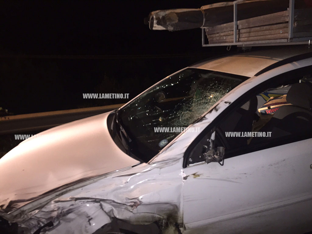 Lamezia: grave incidente tra auto e tre moto, due feriti