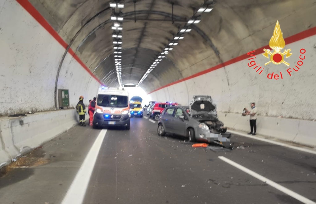 Incidente stradale sulla statale 106 verso Soverato, sei feriti