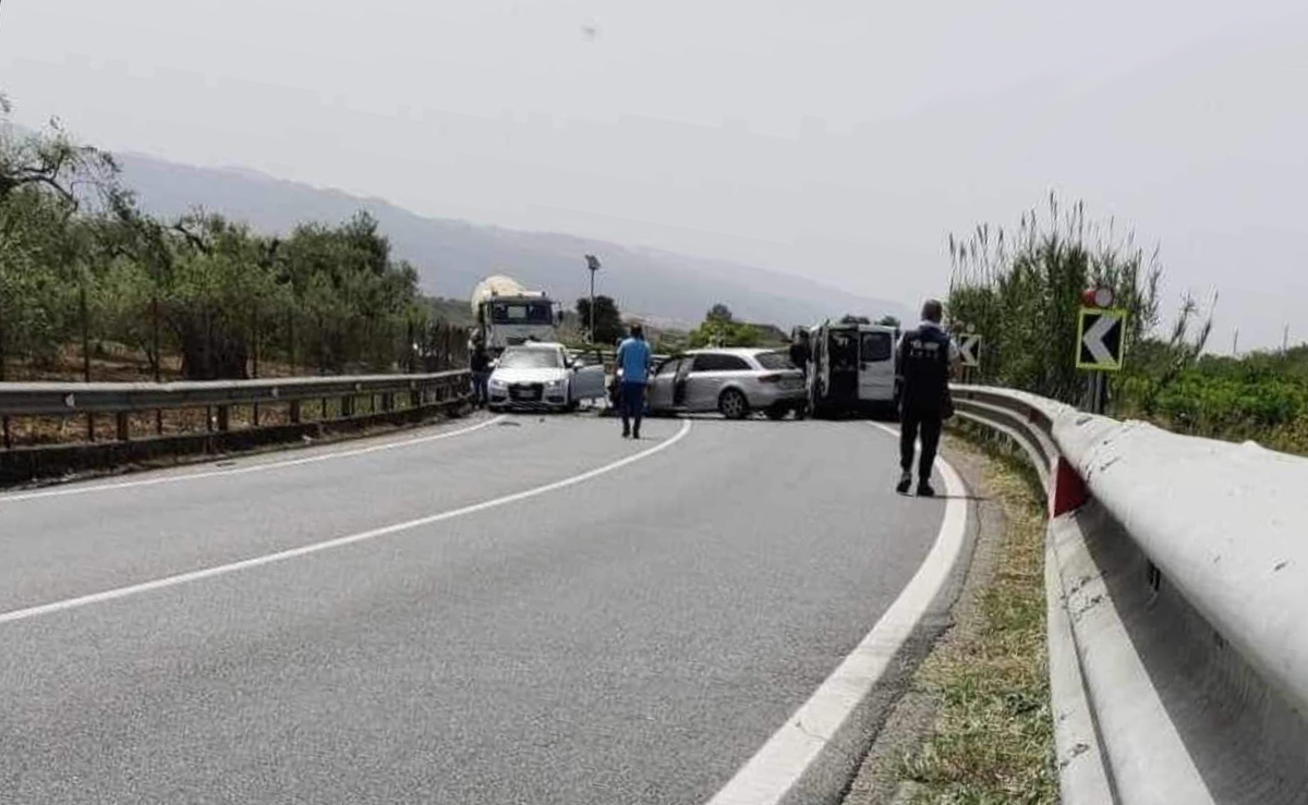 incidente_106_corigliano_rossano_16524_cfe7d.jpg