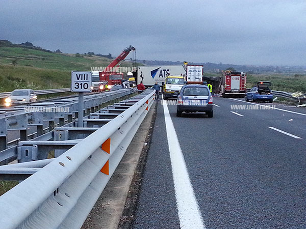 Lamezia: Incidente su A3, un morto e due feriti