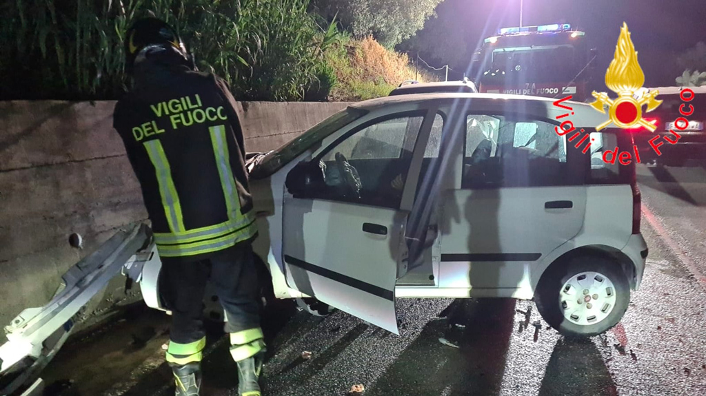 Incidente tra due auto a Curinga, ferita giovane conducente