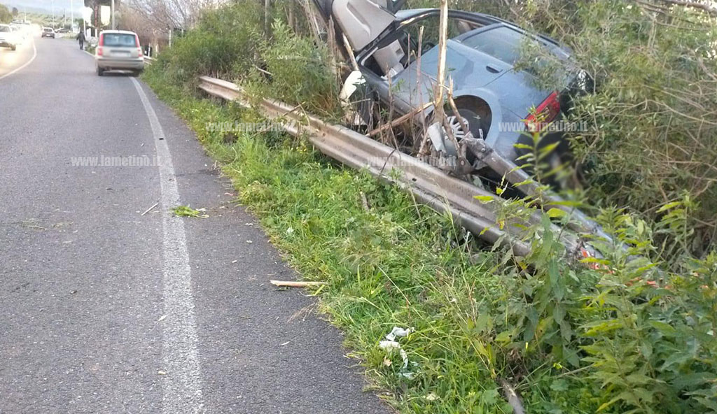 Lamezia, incidente in via delle Foibe: un ferito
