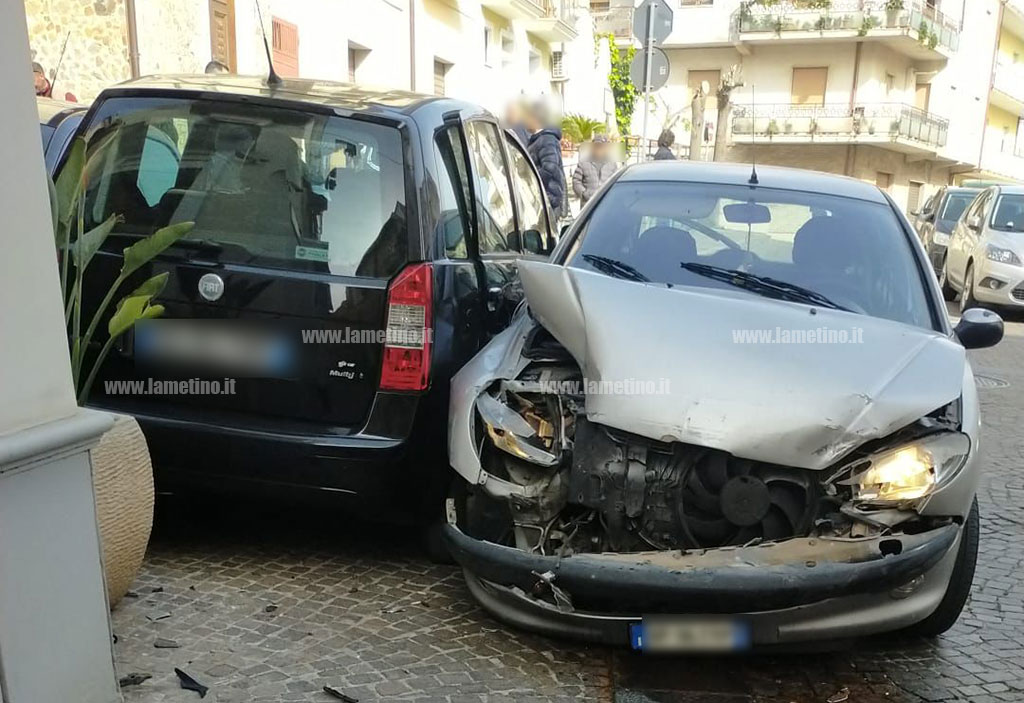 Lamezia, incidente in via Giacomo Matteotti: feriti