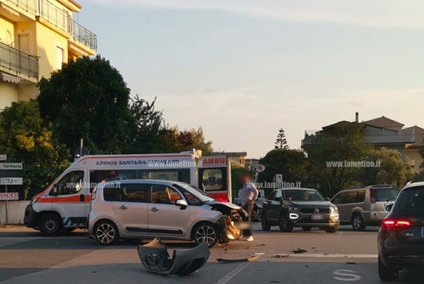 Lamezia, incidente stradale all'incrocio tra via Longo e via La Pira: un ferito