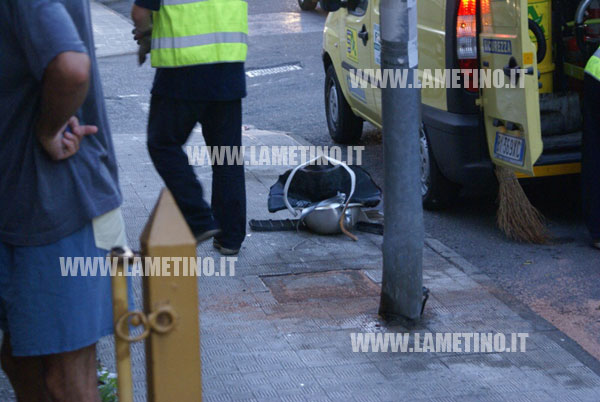 Lamezia: Auto contro palo su via Marconi