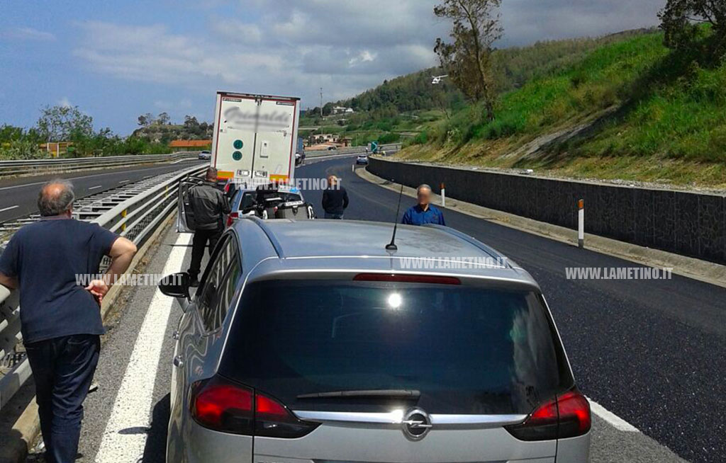 Incidente su A2 a Falerna, interviene elisoccorso