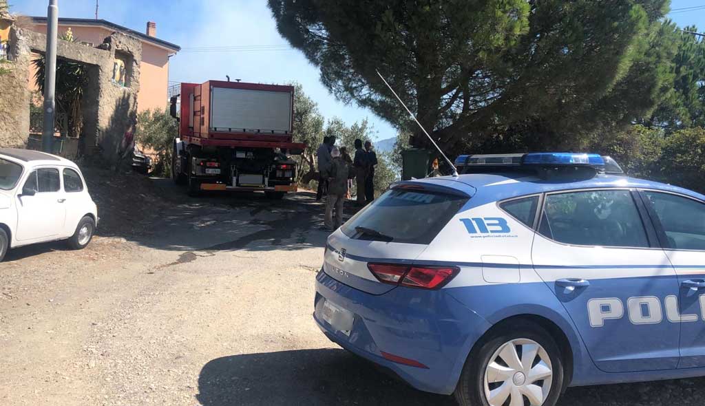 Fiamme in uliveto Catanzaro, bloccato da alcuni residenti presunto autore