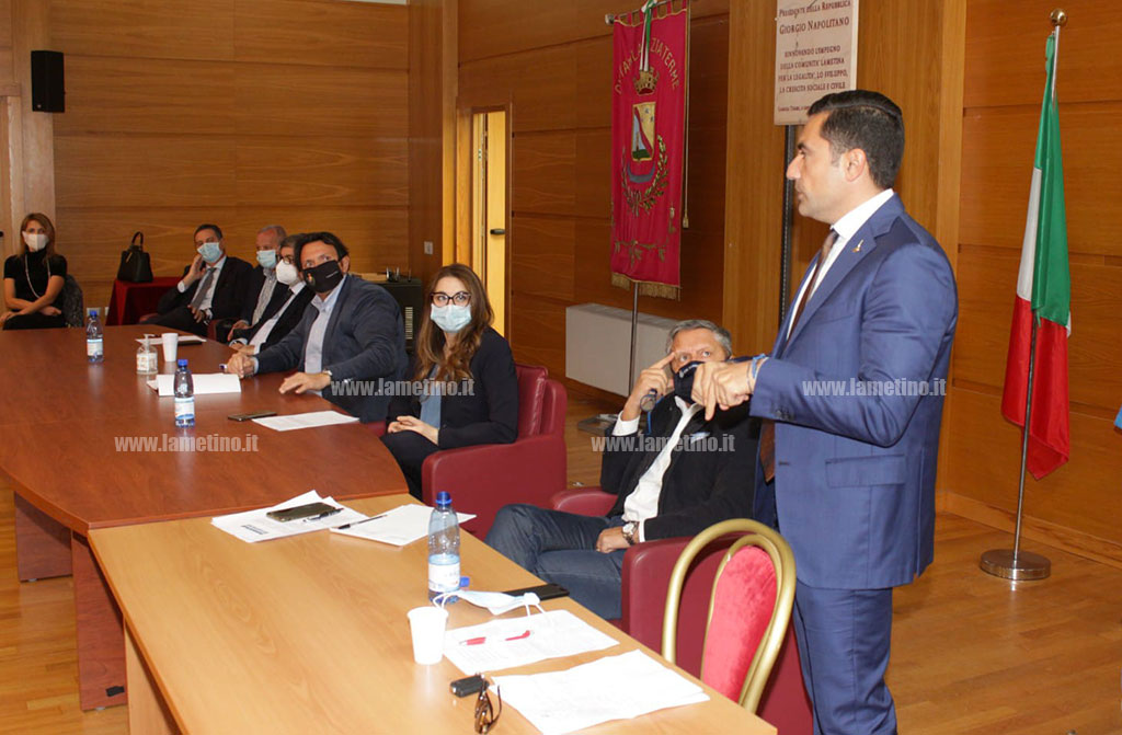 Lamezia, riunione al Comune con i parlamentari per chiedere interventi su sanità e commercio