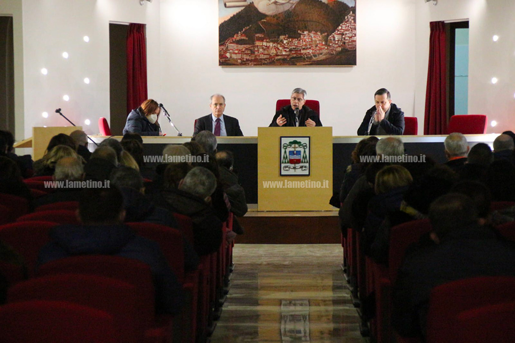 Lamezia, incontro Caritas su profughi Ucraina: "Tante famiglie pronte a ospitare ma servono servizi soprattutto per bambini"