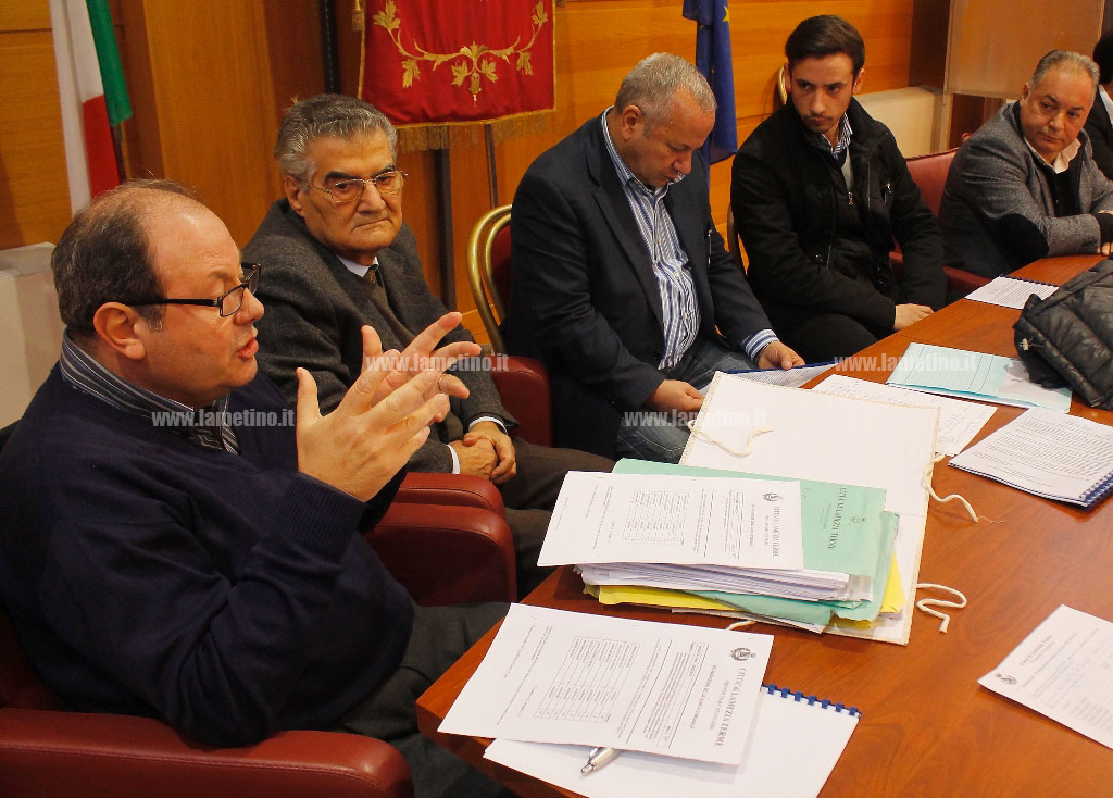 Lamezia: si discute della rotatoria di via del Progresso, assente assessore Cardamone