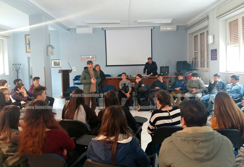 Lamezia, concluso progetto "Fandango" su abuso stupefacenti tra minori: "Droga più facile da trovare e si acquista a poco prezzo"