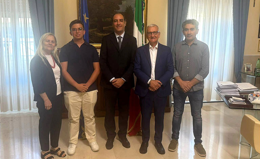 incontro-in-Prefettura-delegazione-Amministrazione-Comune-di-Maida_66a4f.jpg