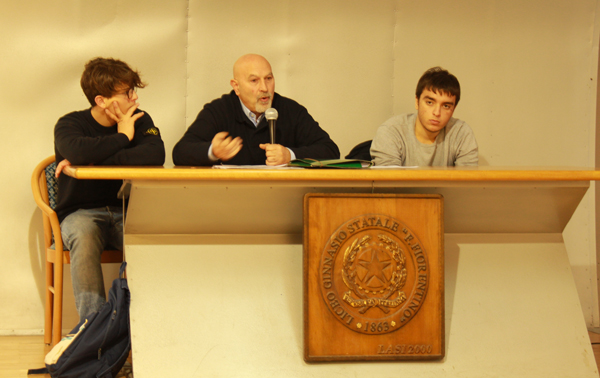 Lamezia: Tenuto al liceo “F. Fiorentino” incontro su ‘Medio Oriente, ISIS, terrorismo’