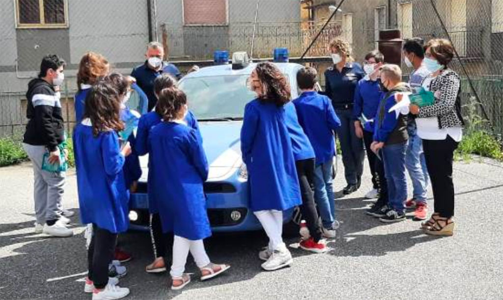 Giornata internazionale bambini scomparsi, Questura Catanzaro incontra ragazzi per informare e sensibilizzare