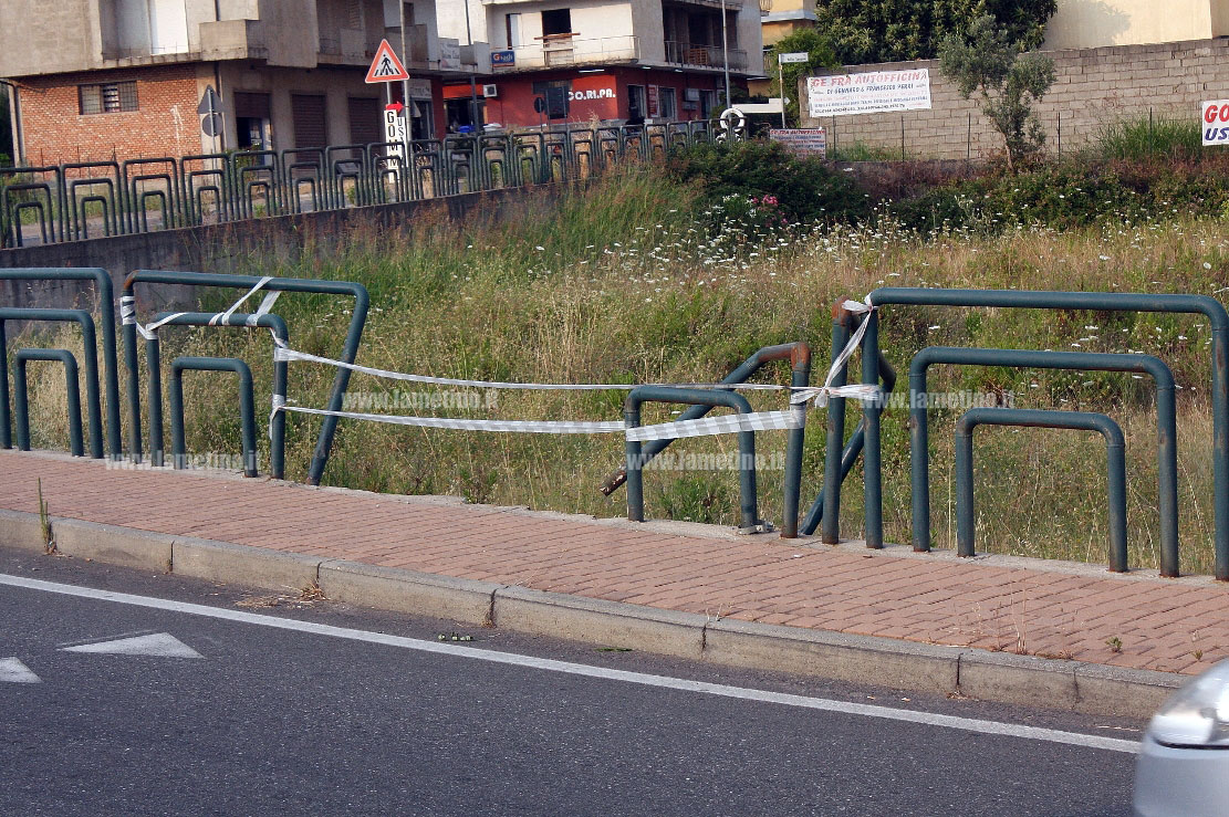 Lamezia: inferriata divelta e non ancora riparata tra via delle Terme e via Nassirya