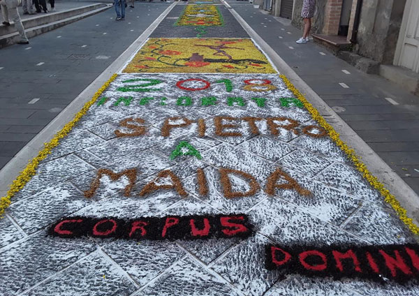 infiorata2-06052018-103451.jpg