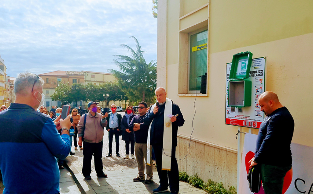 Lamezia, installati in città due nuovi defibrillatori pubblici