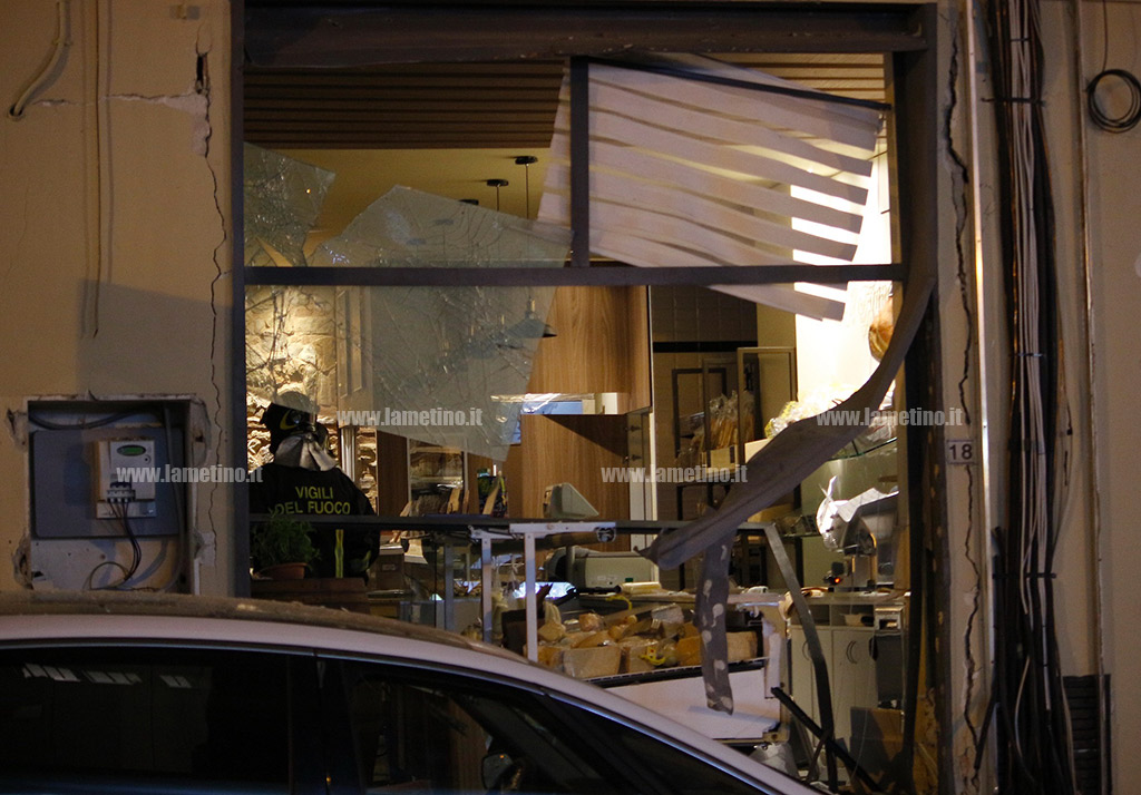Intimidazione a negozio via Piave, i titolari: “Siamo quelli che Lamezia vogliono vederla crescere”