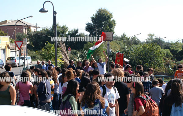 intitolazione-ponte-lea-garofalo-ott-2013.jpg