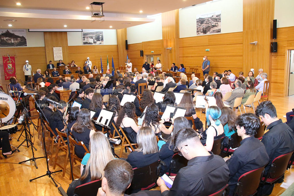 intitolazione-sala-consiliare-Luisi-lamezia-3152239648117_d71b2.jpg