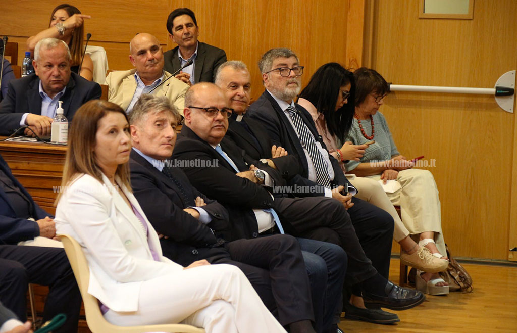 intitolazione-sala-consiliare-Luisi-lamezia-315226abf48a_3de10.jpg
