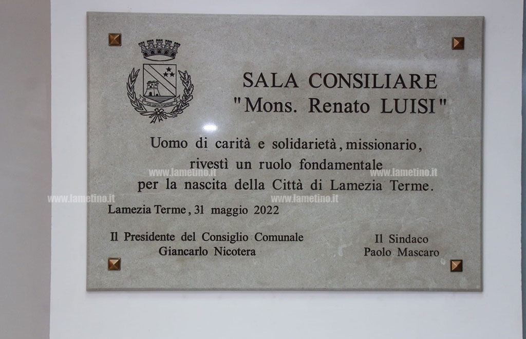 intitolazione-sala-consiliare-Luisi-lamezia-31522_66aa7.jpg