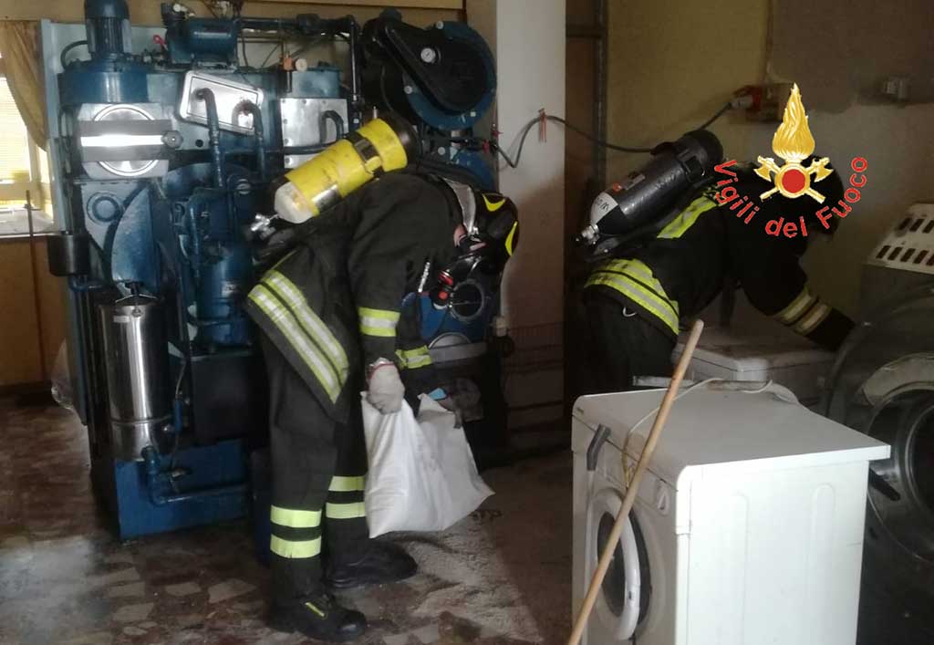 Dispersione di cloro in una lavanderia a Botricello, 2 intossicati gravi