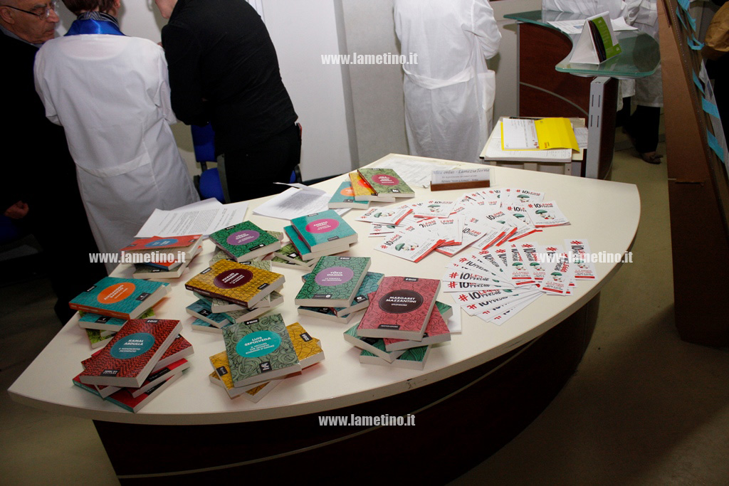 Lamezia: cerimonia consegna libri nel reparto di oncologia  