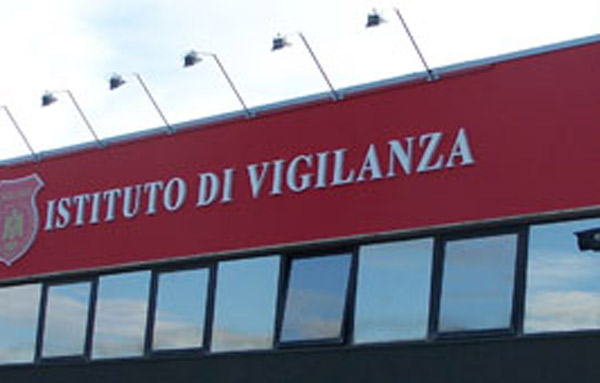 Guardie istituto vigilanza sventano furto a Catanzaro Lido 