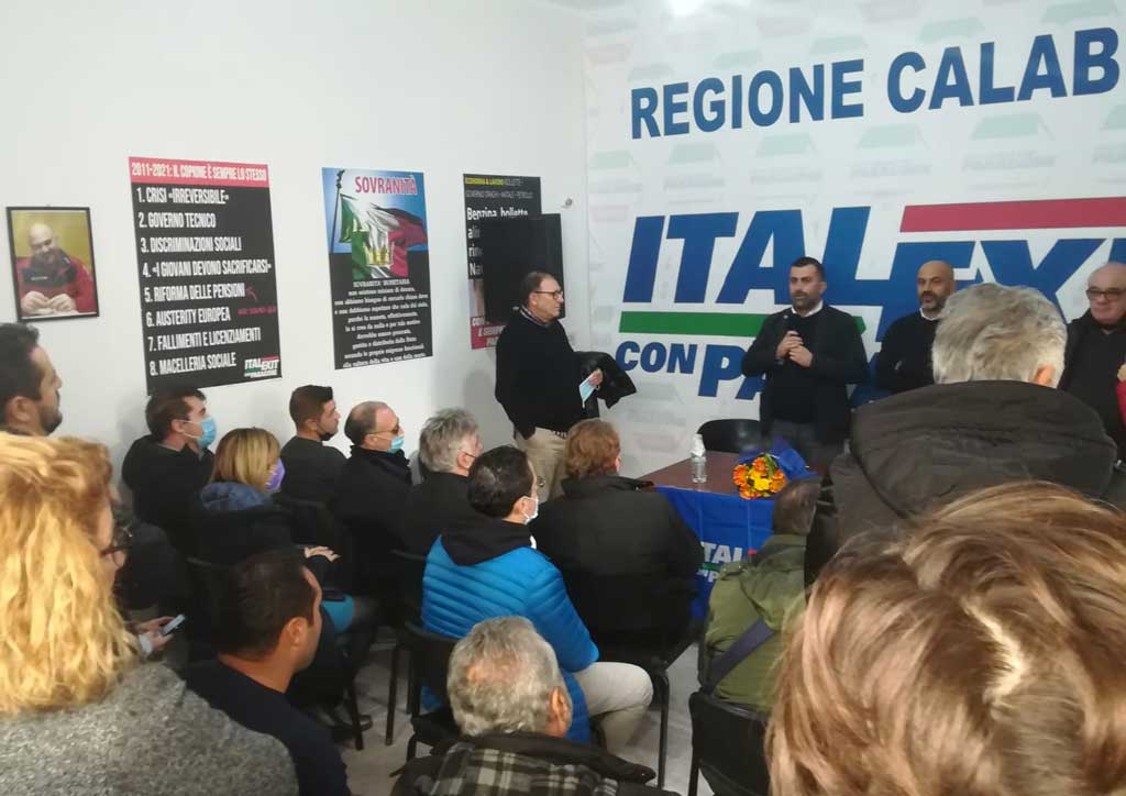 italexitA0034_40c28.jpg