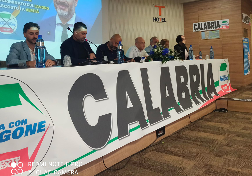 Lamezia, Paragone presenta i candidati di Italexit: "Noi unica forza antisistema"