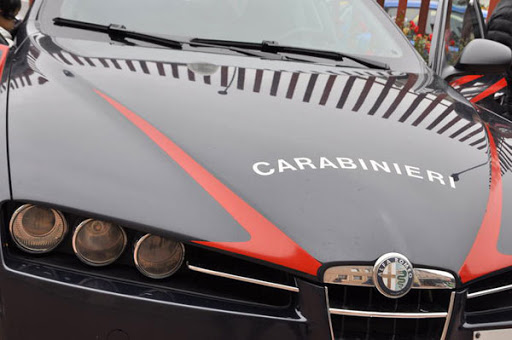 Ritrovano borsa con 500 euro e la consegnano ai carabinieri a Cosenza