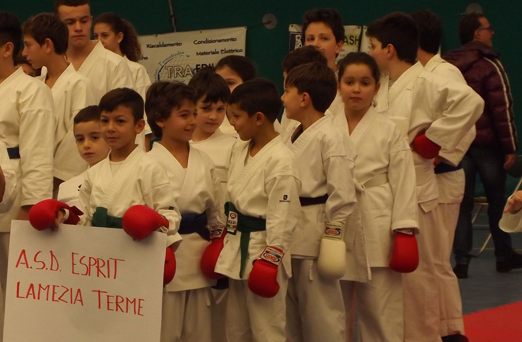 Gli atleti lametini protagonisti dell’iniziativa “karate sotto l’albero”