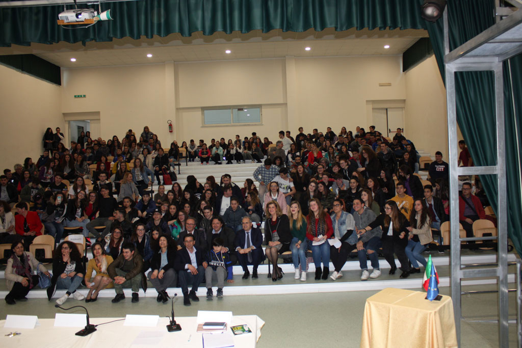 Lamezia, "Un Anno di Einaudi": kermesse di fine anno e premiazione studenti il 15 giugno