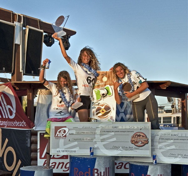 kite-2012-Podio-femminile-da-sx-Arianna-Cau-Maria-Ruth-Piscopo-e-Vanina-Puteri