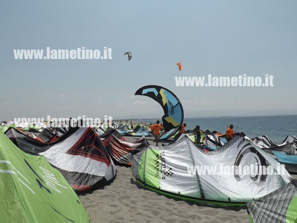 Calabria: Al via il campionato Kite Surf a Gizzeria