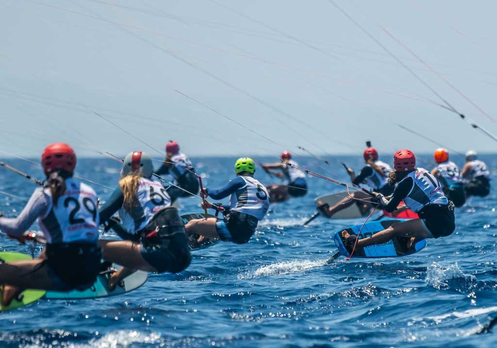 Kitefoil World Series a Gizzeria, Denis Taradin si aggiudica la prima giornata di regate
