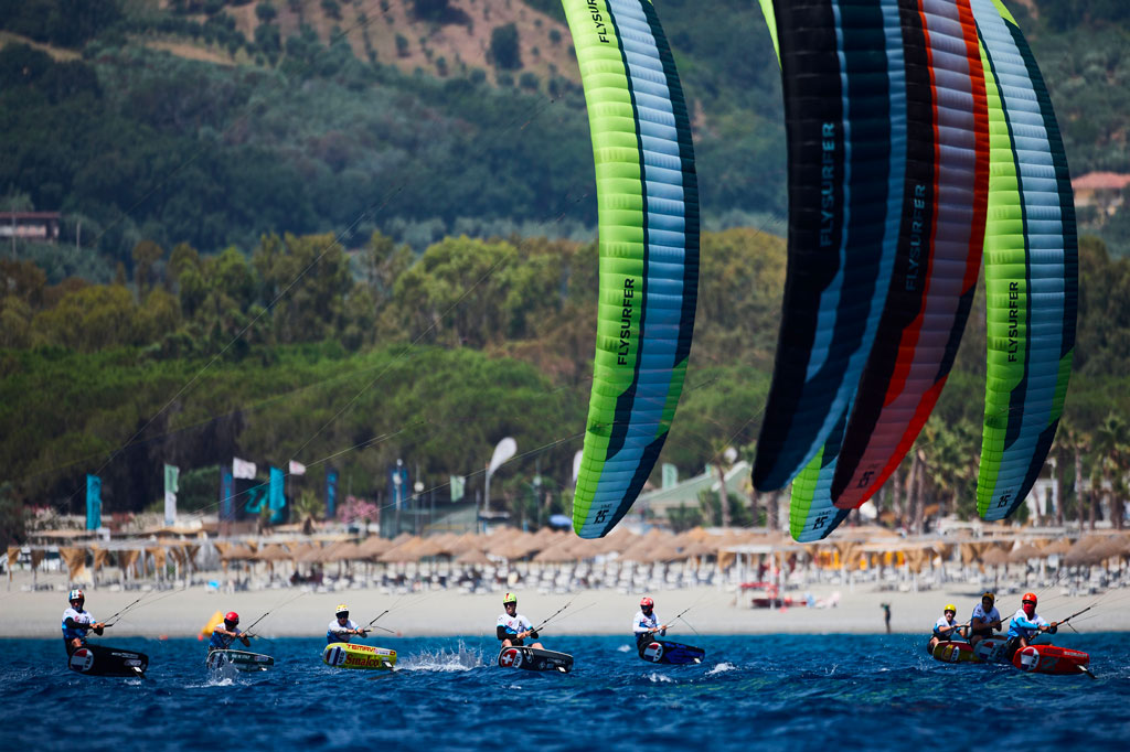 Terza giornata di regate di Formula Kite U19 a Gizzeria