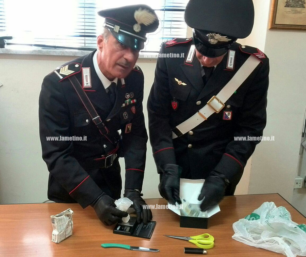 Scoperto laboratorio di droga nel crotonese, arrestato 31enne