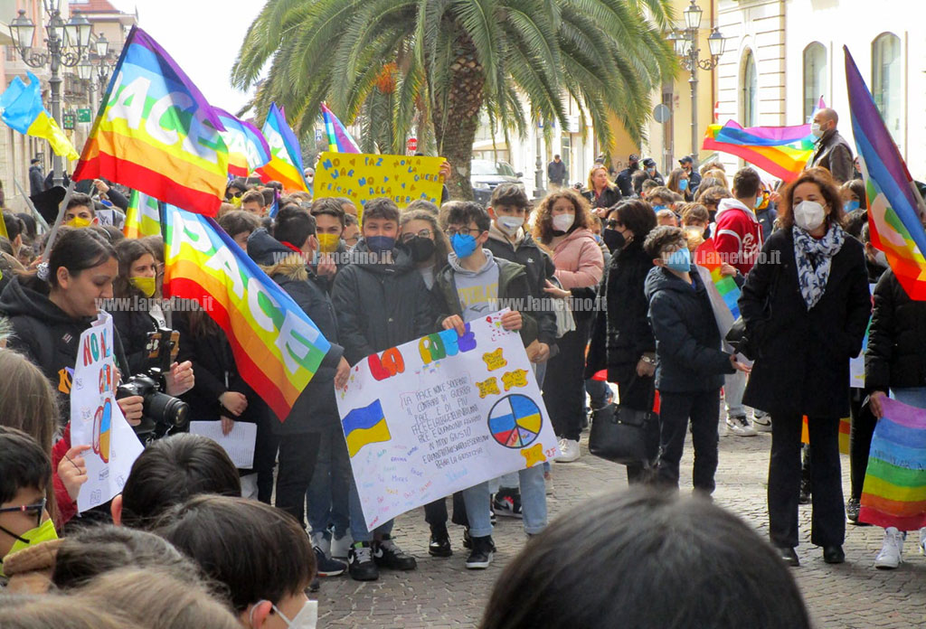 lamezia-manifestazione-bambini-ucraina-12-marzo-22a89413_57db7.jpg