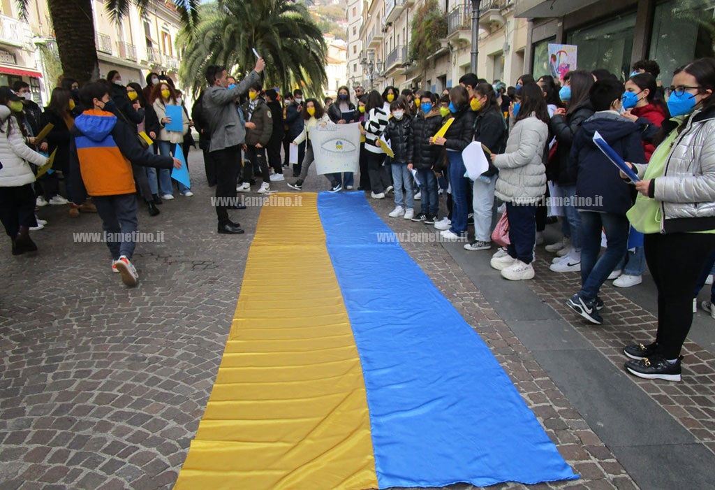 lamezia-manifestazione-bambini-ucraina-12-marzo-22c9a9983_7a505.jpg