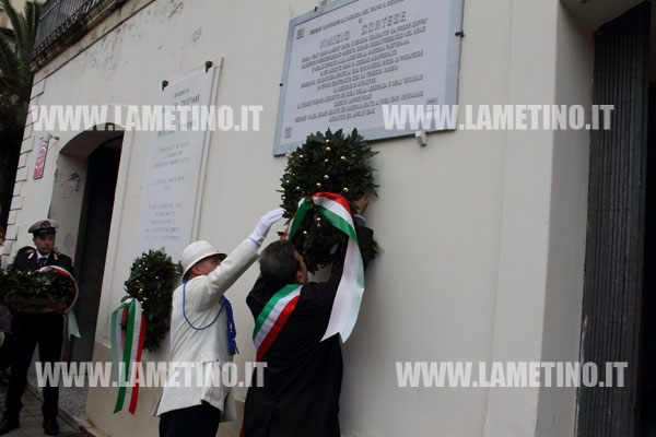 Lamezia: 25 aprile in città, tradizionale omaggio alla lapide del partigiano Vinicio Cortese